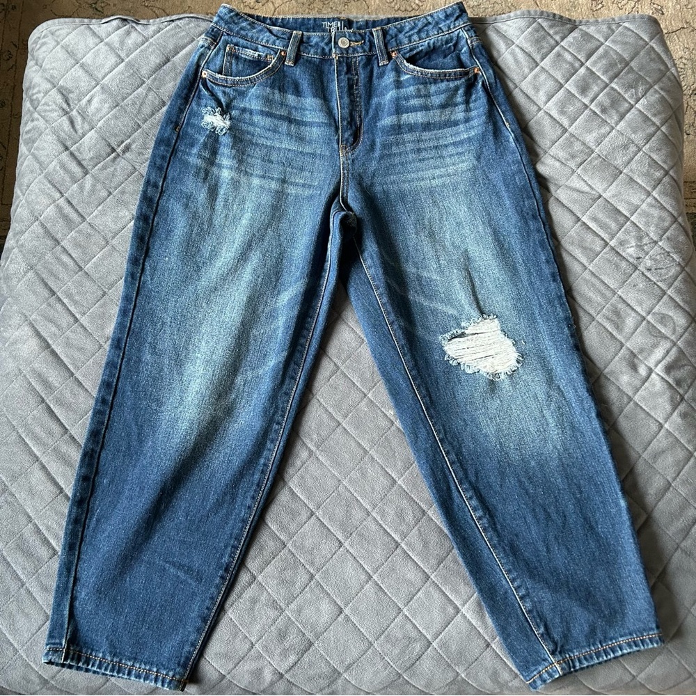 Women’s high rise dark wash paper bag jeans, size 8 - New